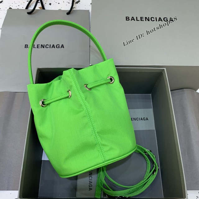 Balenciaga專櫃爆款Balen超輕水桶包 巴黎世家草綠帆布手提包 fyj1494